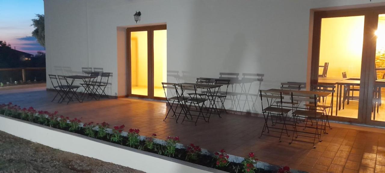 קסטנייטו קרדוצ'י Agriturismo Il Vecchio Olivo מראה חיצוני תמונה