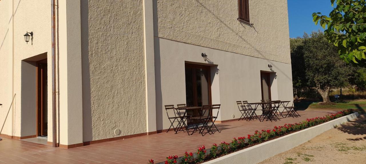 קסטנייטו קרדוצ'י Agriturismo Il Vecchio Olivo מראה חיצוני תמונה