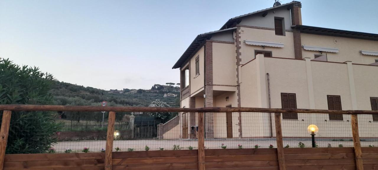 קסטנייטו קרדוצ'י Agriturismo Il Vecchio Olivo מראה חיצוני תמונה