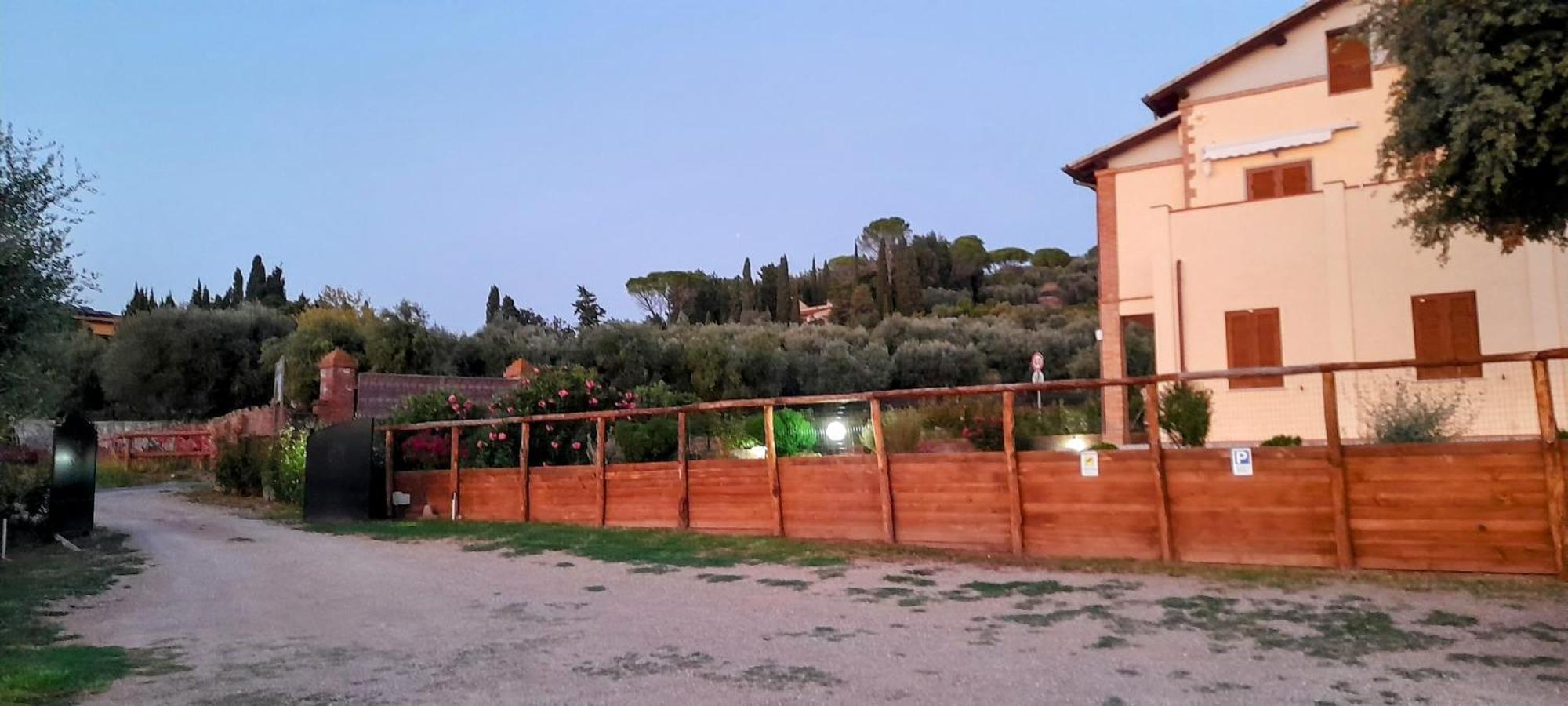 קסטנייטו קרדוצ'י Agriturismo Il Vecchio Olivo מראה חיצוני תמונה