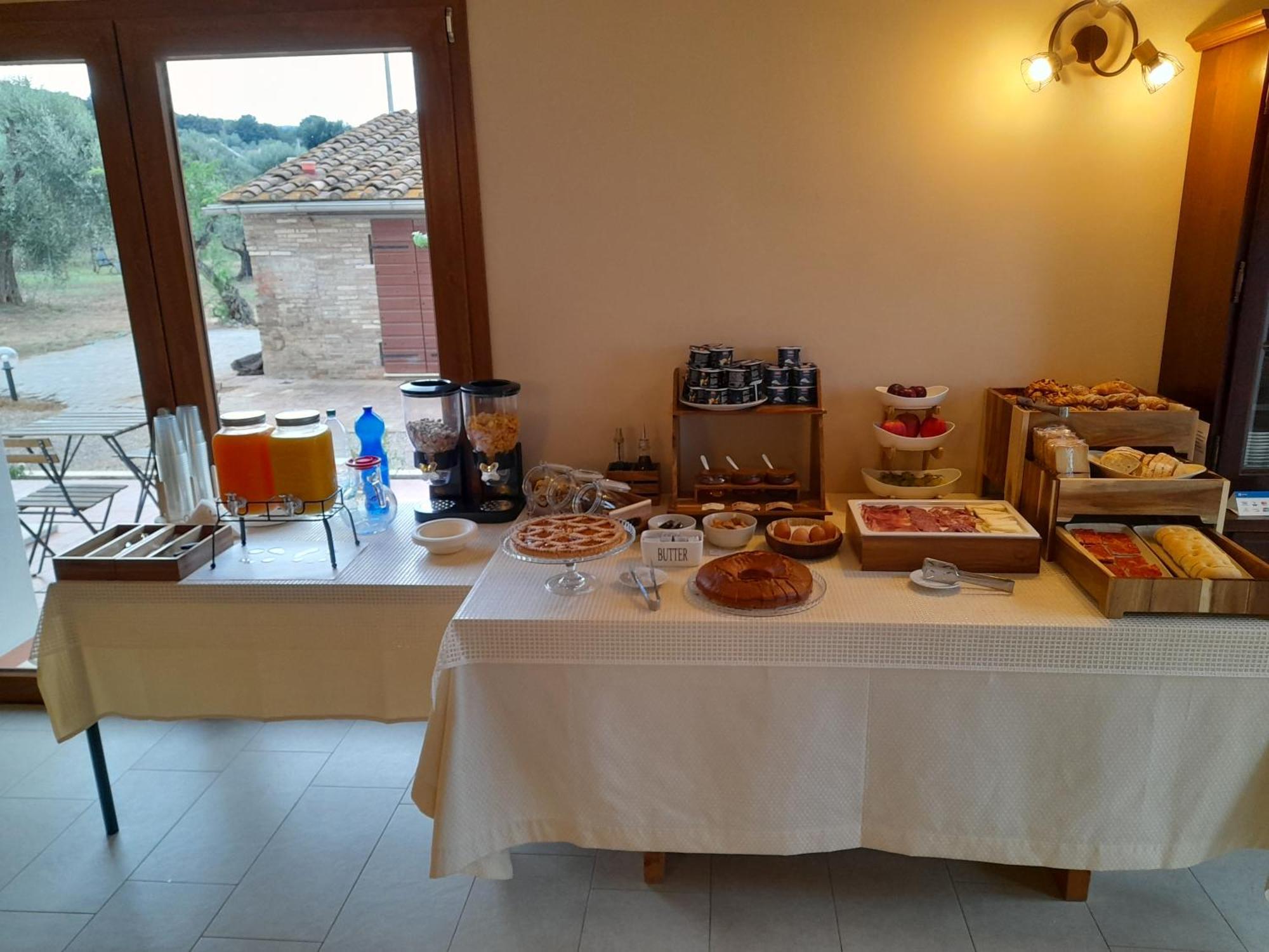 קסטנייטו קרדוצ'י Agriturismo Il Vecchio Olivo מראה חיצוני תמונה